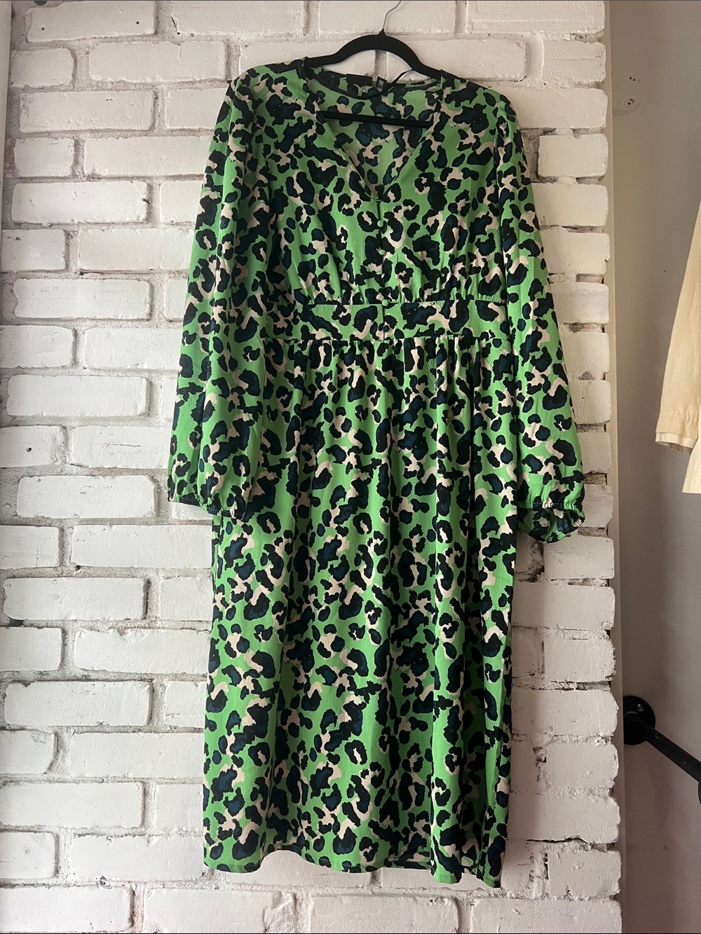 Green Leopard Print Long Sleeve Midi Dress